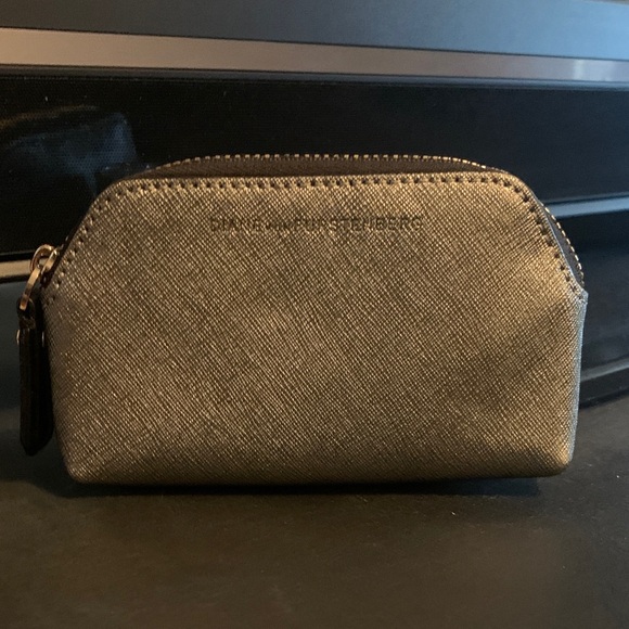 NWT Diane Von Furstenberg Cosmetic Pouch Set - Picture 4 of 8